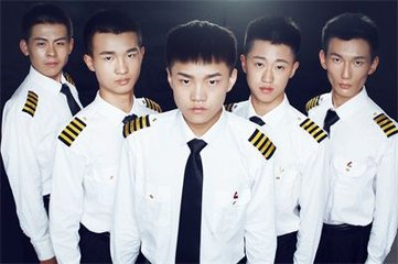 男生面试空乘需要穿什么衣服