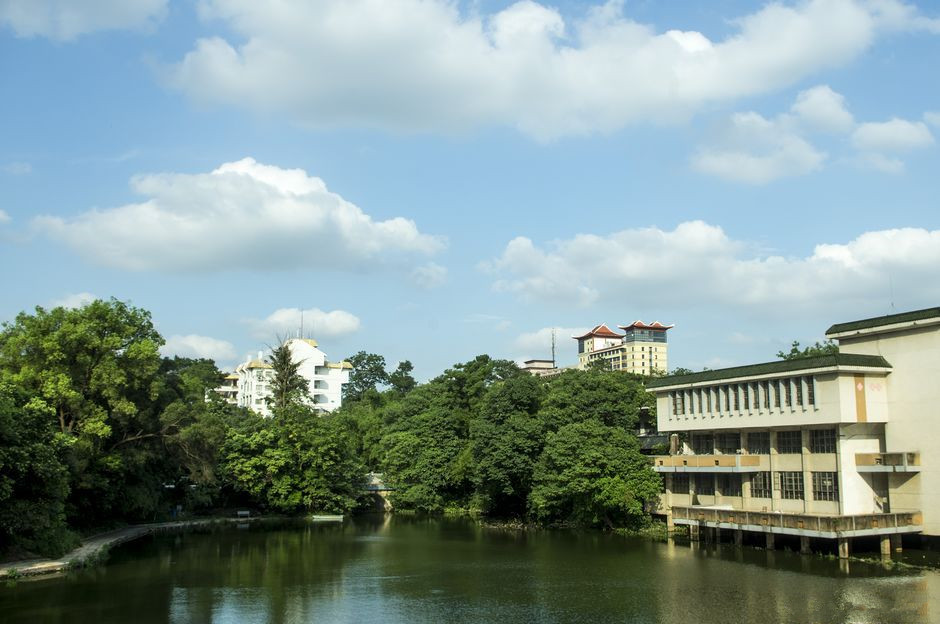 广西民族大学