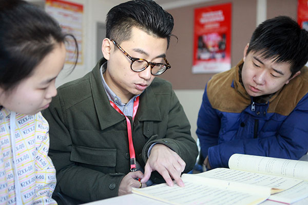 我编导联考差6分,但文化课高出一本线30分,有